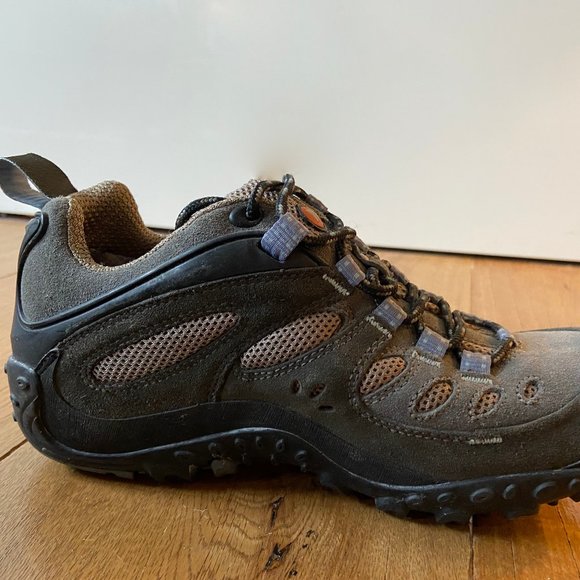 Women's Merrell Hiking Shoes - Picture 5 of 12